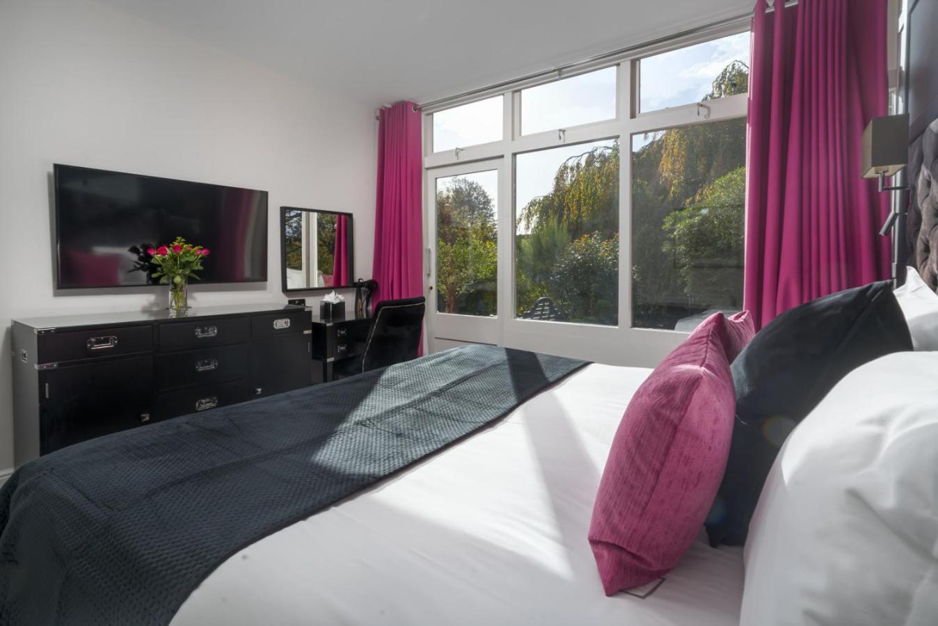 Grand Apartment Windermere Bagian luar foto